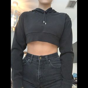 aritzia cropped black hoodie